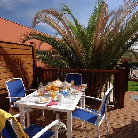 Tidy Near The In A Lively Seaside Apartment *