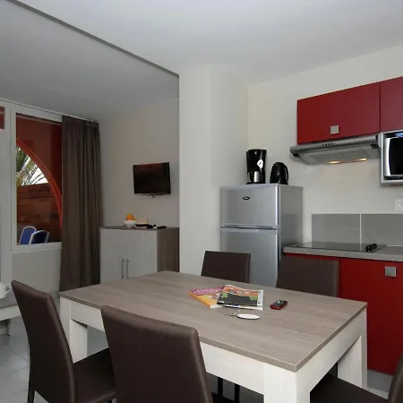 Tidy Near The In A Lively Seaside * Agde